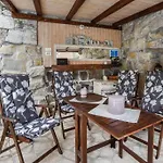 Daire House Near Split With Heated Pool