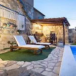 Daire House Near Split With Heated Pool
