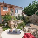Daire House Near Split With Heated Pool