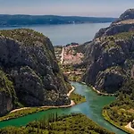 Daire House Near Split With Heated Pool Srinjine