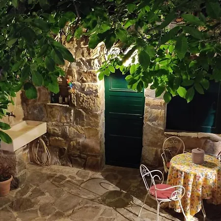 Apartment House Near Split With Heated Pool Srinjine