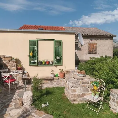Daire House Near Split With Heated Pool