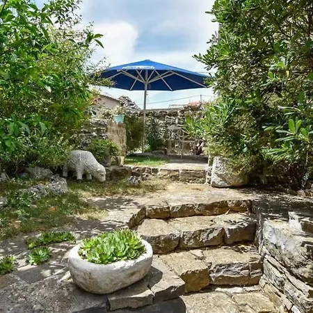Apartment House Near Split With Heated Pool Srinjine