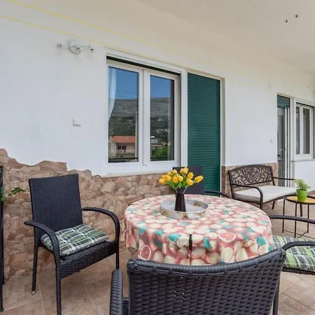 House Near Split With Heated Pool * Srinjine