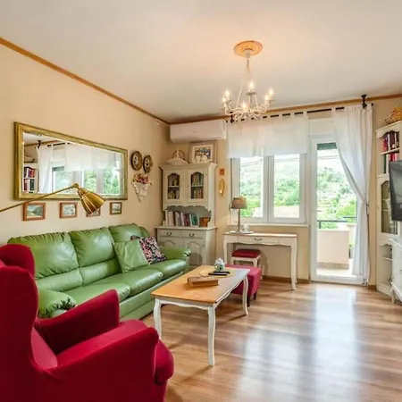 Apartment House Near Split With Heated Pool *